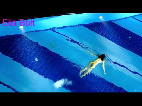 ❤️ Angikwazi ukuyeka ukubuka, i-blonde esencane ibanjwe ibhukuda inqunu e-ELLA BOLT pool Izocansi zasekhaya ku-zu.sexflashgame.ru ☑